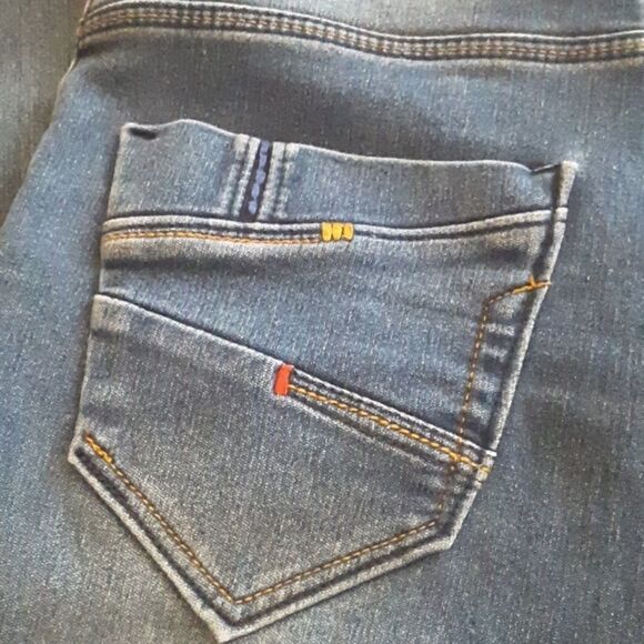 3/$20 Sale Forward Capri jeans - Picture 5 of 6